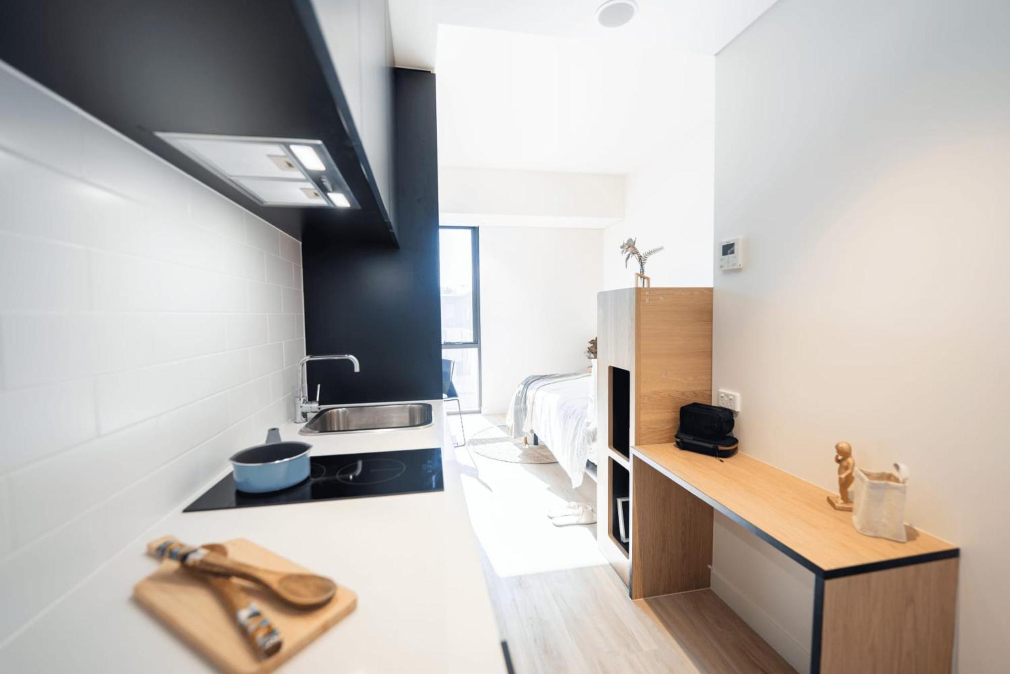 For Students Only Self Contained At The Switch Kensington Apartment *